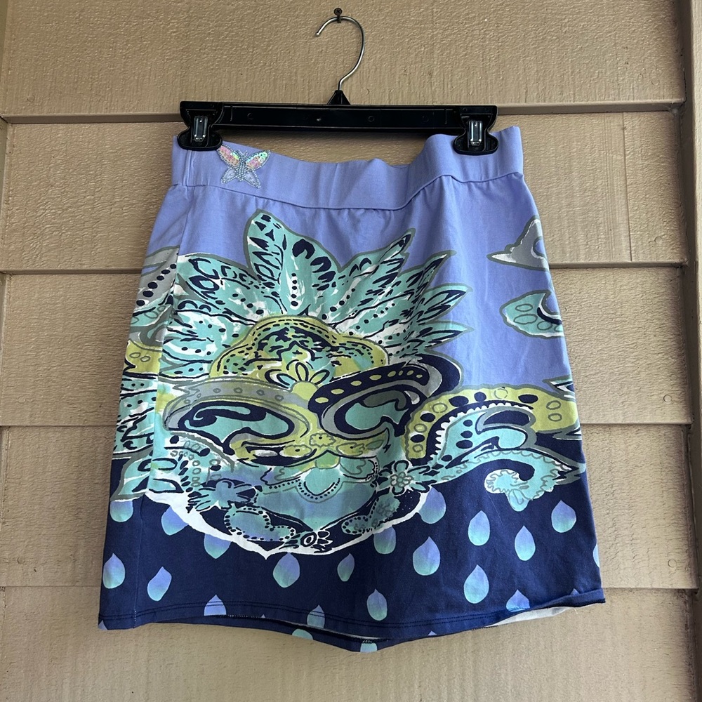 Krimson klover mini skirt Sz M. Length 18” waist measures 14.5”